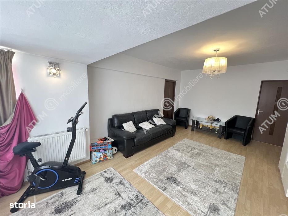 Apartament 3 camere mobilate utilate 2 bai pivnita zona Turnisor Sibiu — fotografia 3