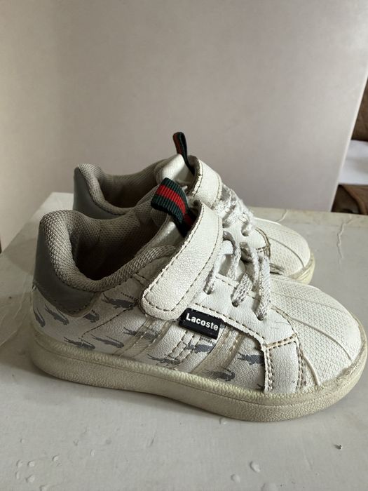 Продам детскую обувь