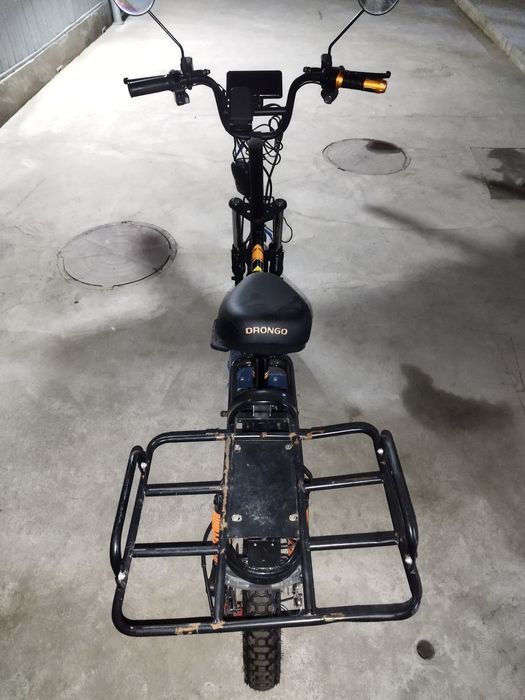 Drongo skuteri sotiladi