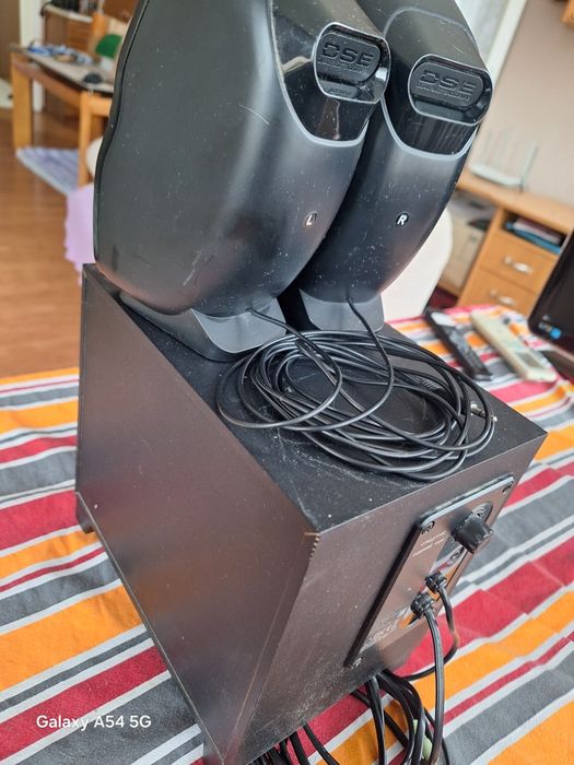 Монитор суфбуер колони samsung kreativ