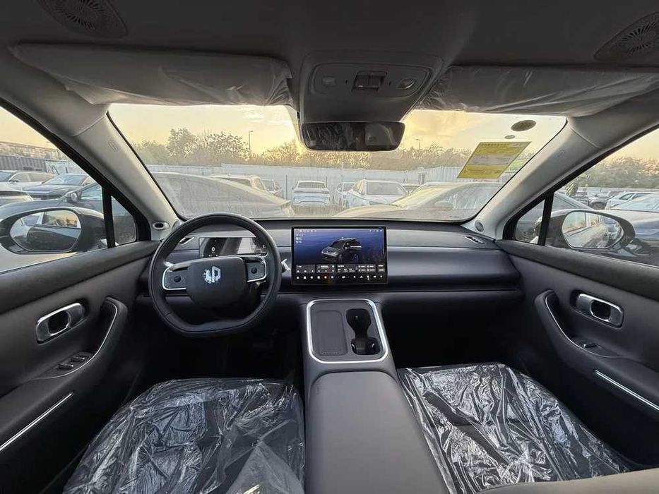 Leapmotor C16 Hybrid 200 premium pod zakaz