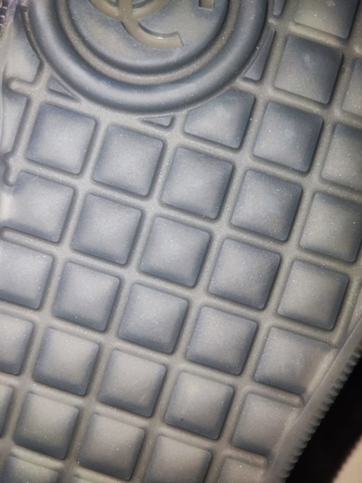 Кроссовки стильные