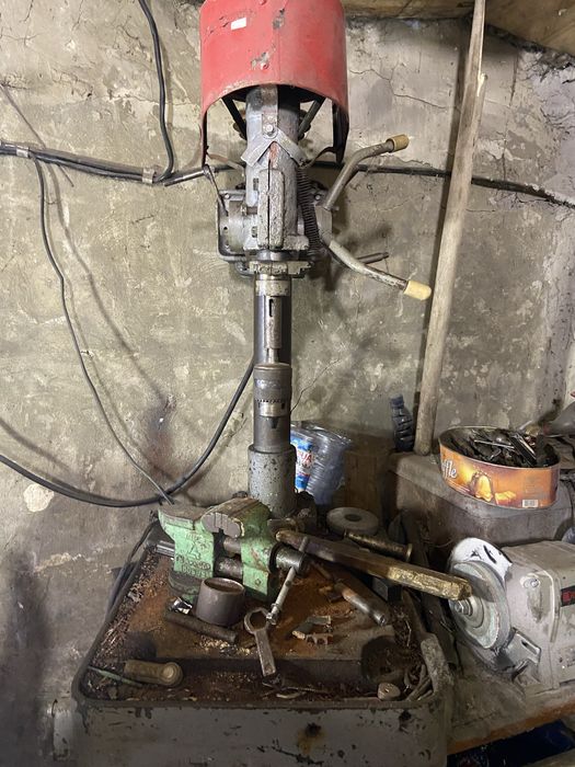 Сверлильный станок