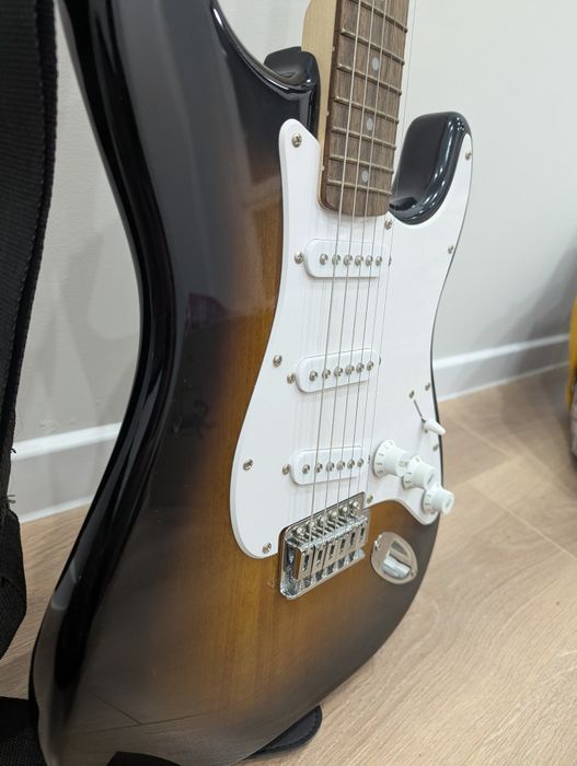 Электрогитара Fender Squier