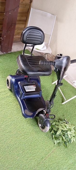 Căruț electric scuter dizabilități bătrâni 2 modele in poze