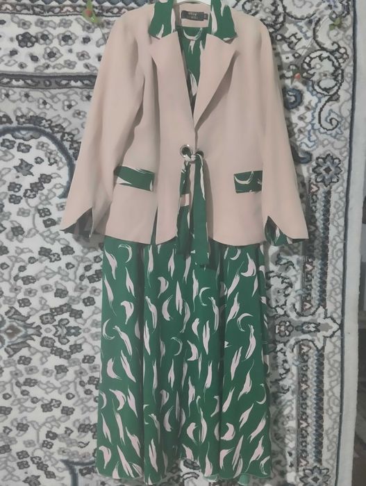 Ayollar va qizlar kiyimi