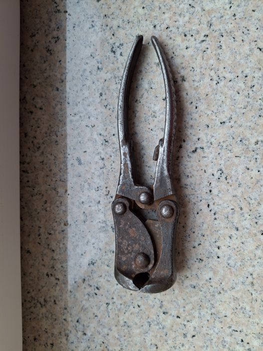 Clești vechi de colecție, cu articulații