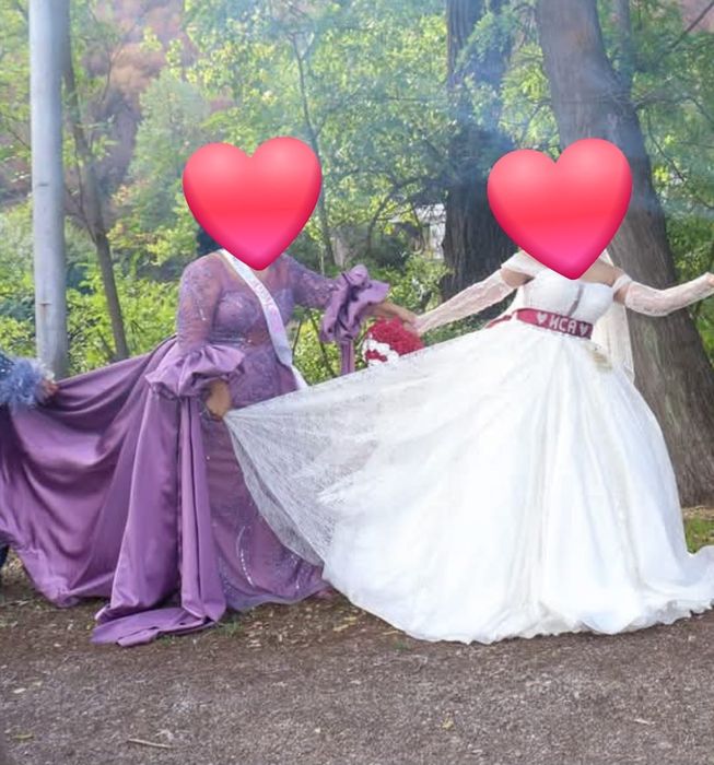 Продавам офицялна рокля