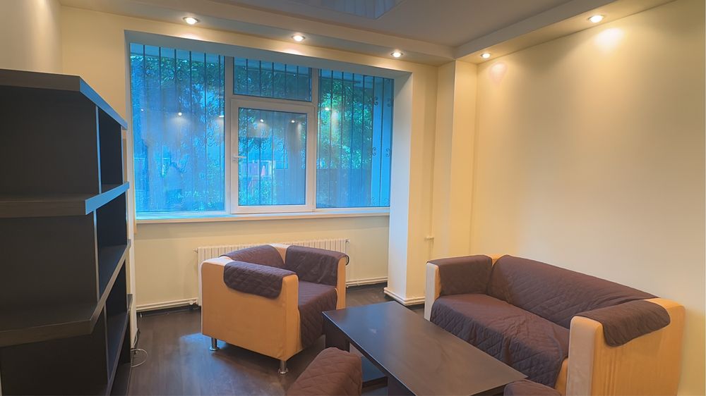 Oferim apartament 3 camere zona Abator, 375 euro