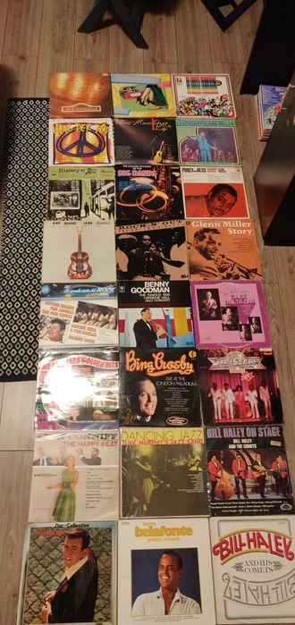 Vând viniluri cu muzică veche