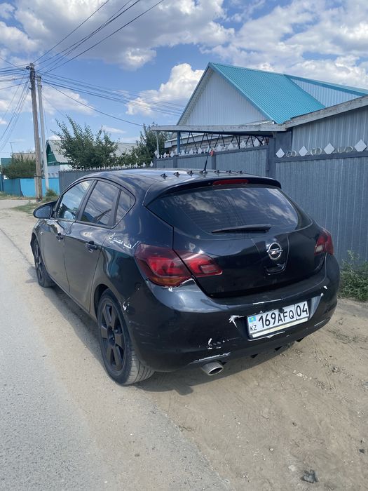 Прадается opel astra j 2013