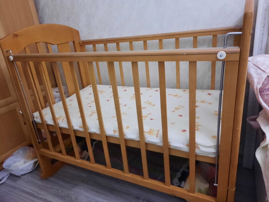 продам  детскую  кровать