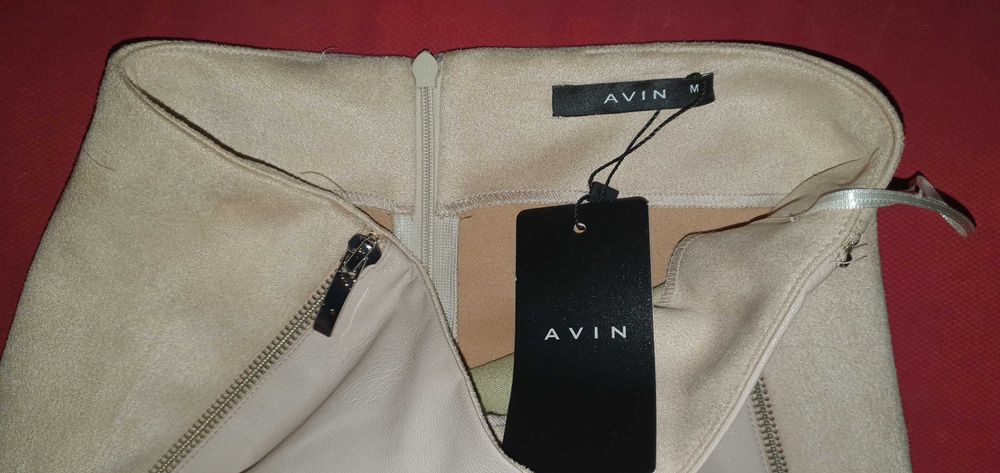 Avin клин от бежова кожа с плюш.  Размер М