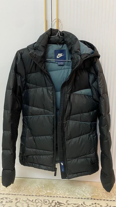 Куртка  Nike теплая женская