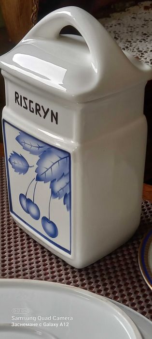 Сет за кафе и сладки+кутия за подправки