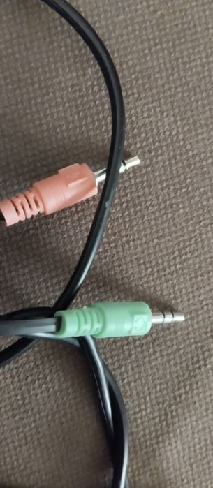 Компьютерные проводные наушники