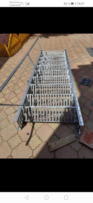Confectionam scarii metalice zincate exterioare și pentru incendii , platforme, podete si balustrazi profesionale la cererea clientului . Asiguram tra
