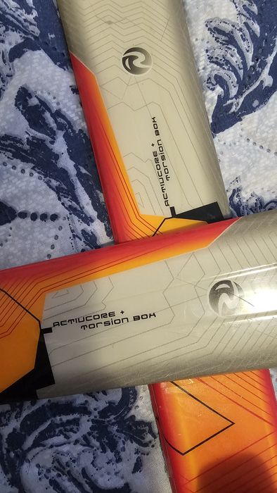 Ски Rossignol 170 и щеки.