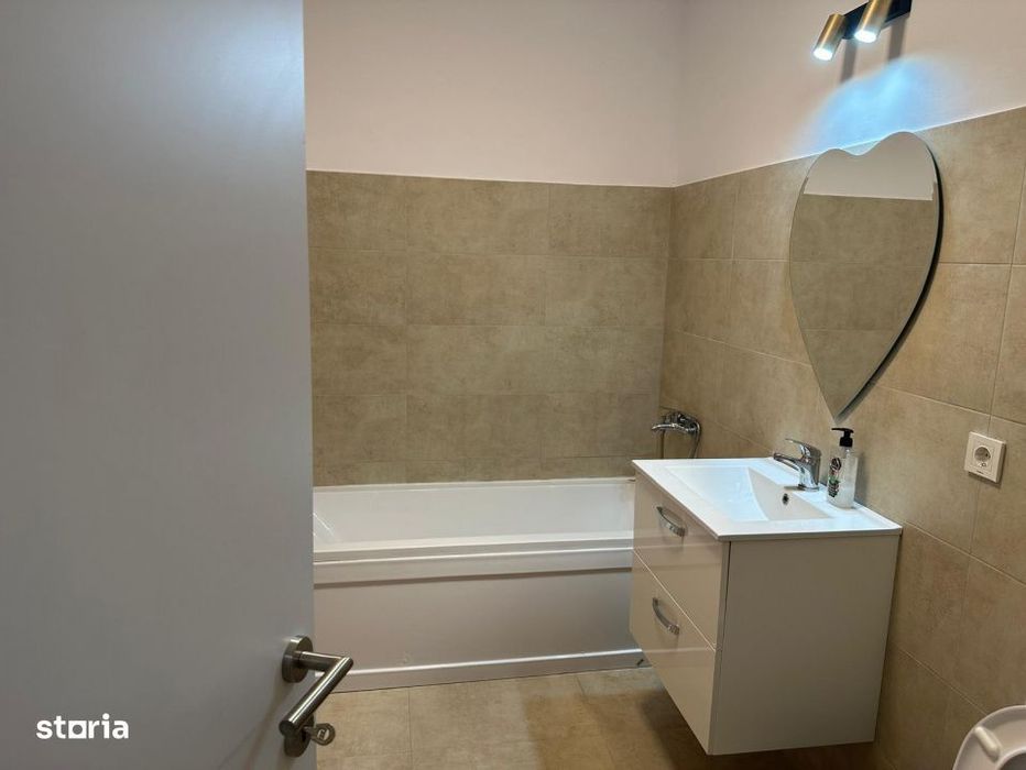 Garsoniera, Ștefanesti, Loc de Parcare