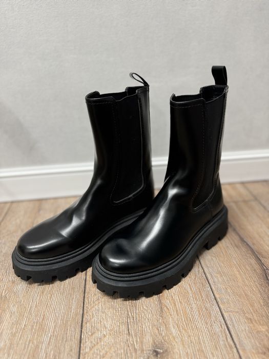 Продам ботинки осенние