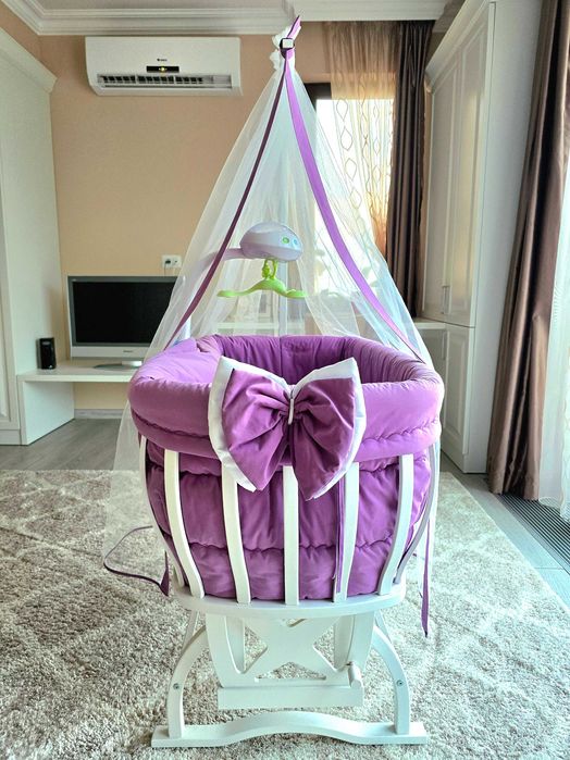 Лилава бебешка люлка