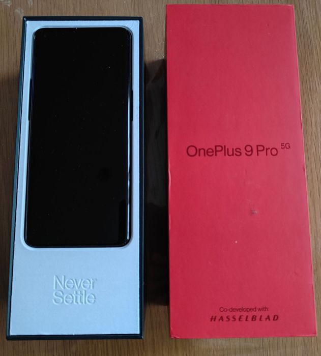 OnePlus 9 pro 256 gb 12 gb ram