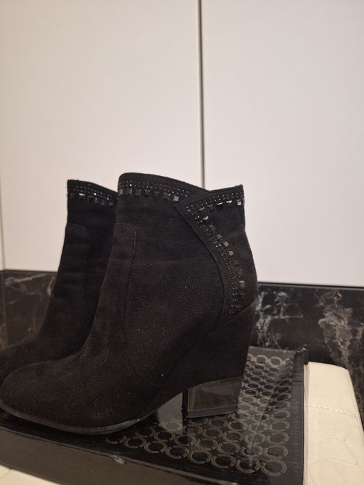 Велурени боти с платформа