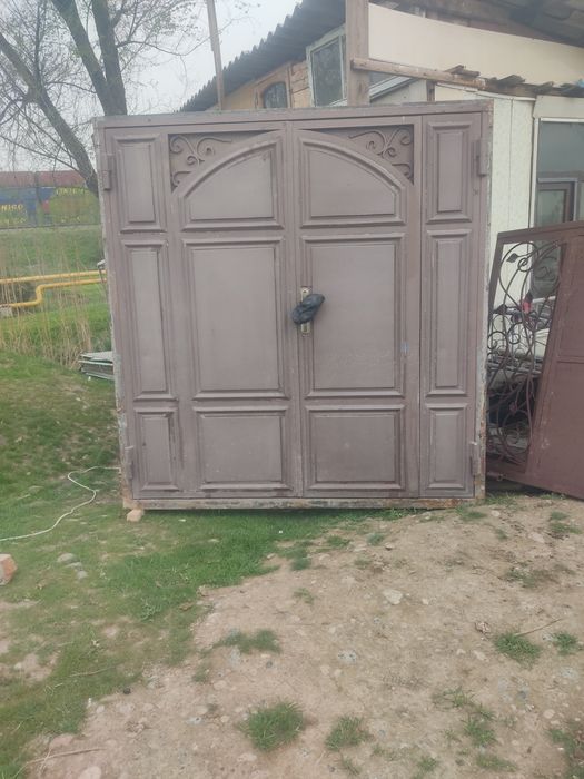 Дарвоза сотилади холати идеал бакувват жуда огир