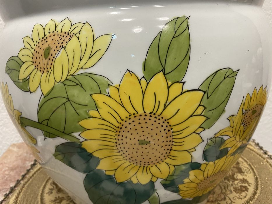 Огромна порцеланова кашпа