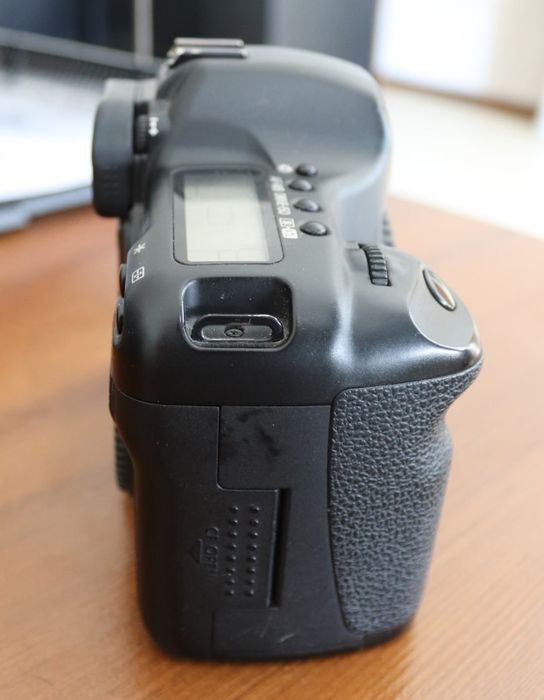 Продается Canon 5D первый