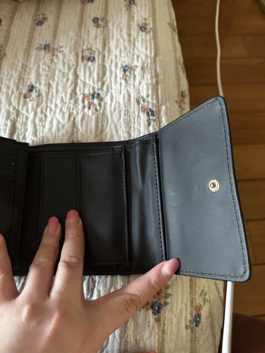 Продам оригинал кошелек Guess