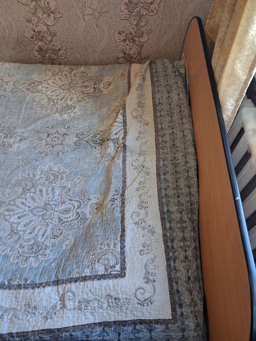 Продаётся кровать 5 тысяч