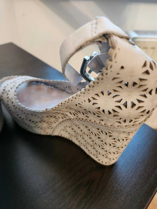 дамски обувки с платформа