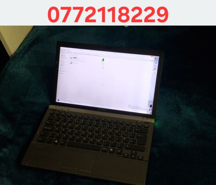 Laptop Sony vayo cu 2 pete pe display