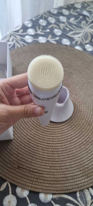 Aparat masaj facial