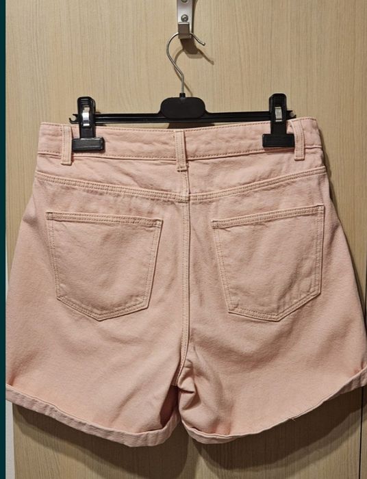 Pantaloni scurti pentru dama