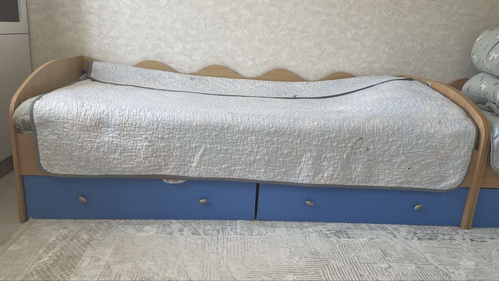 Продам Детские кровати 2 шт в хорошем состо