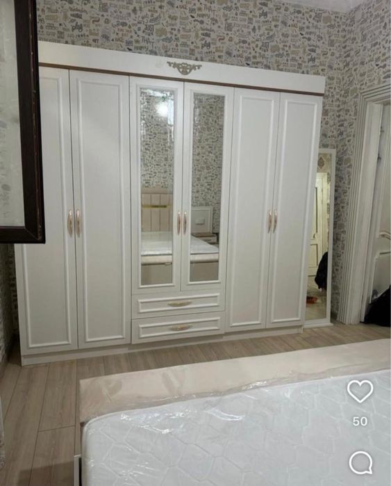 Спальный гарнитур