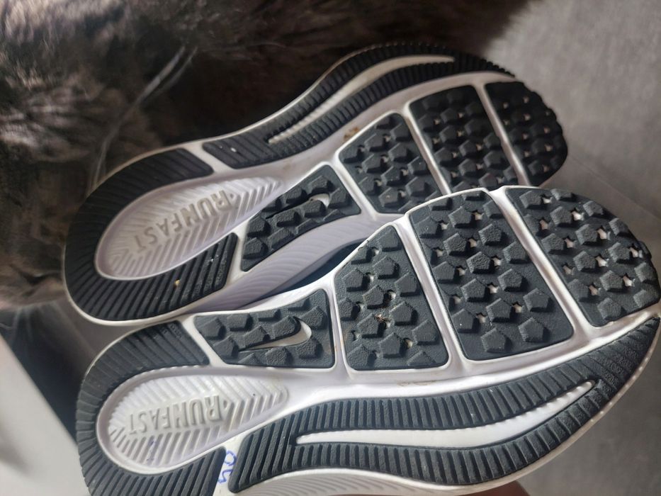 Adidași Nike pentru fete marimea 27,5