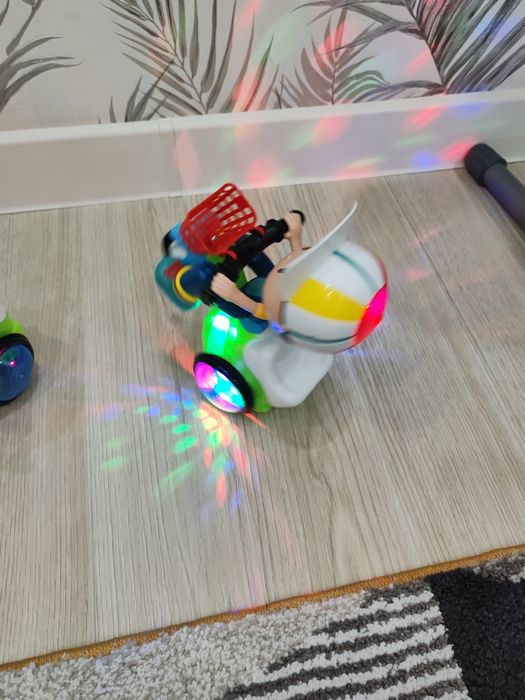 Игрушку детскую музыкальную