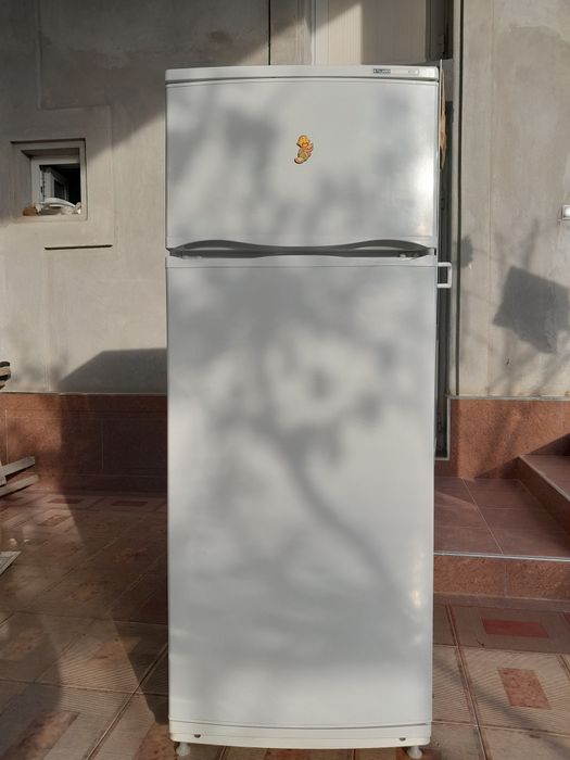 продаётся холод Атлант в отличном состояние.