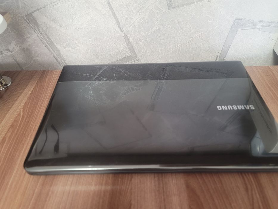!!!ВОЗМОЖЕН ТОРГ!!!    Ноутбук с Кореи Samsung 15.6" (SSD + HDD]