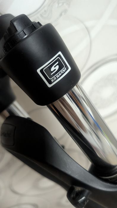 Вилка велосипедная SR Suntour