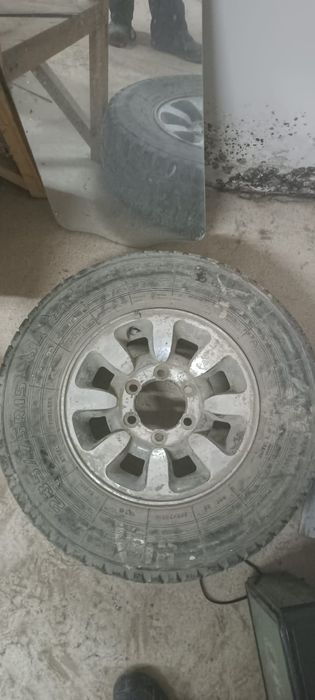 Продам запаску на дэлику