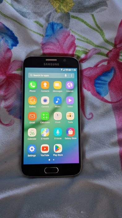 Vand Telefon Samsung S6 cu 4G/LTE 3GB RAM 32GB !! Liber Retea !! 250lei