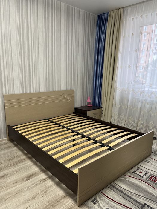Продаю спальный гарнитур