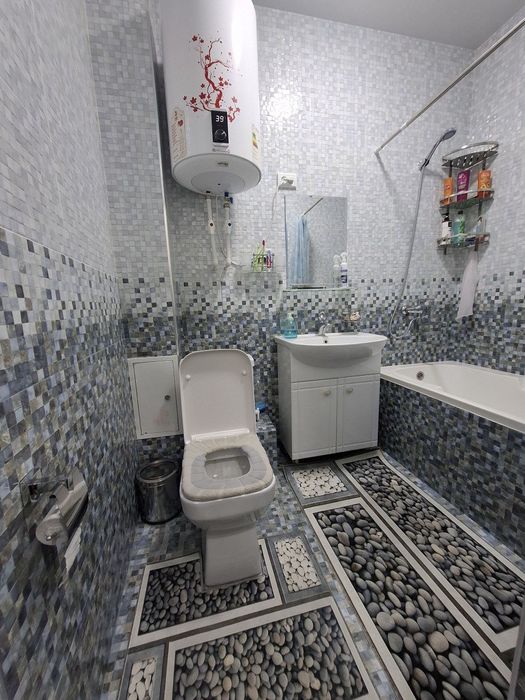 Yangi bozor xamroz oldida