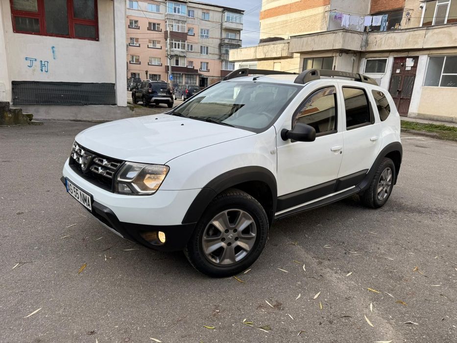 Vând Dacia Duster 4x4  2015 ,230 000 km.