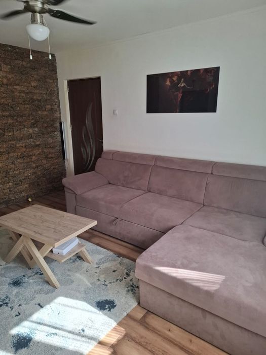 Apartament  2 camere  semidecomandat   bloc  reabilitat termic   la 50 m de scoala 99 si gradinita floare albastra