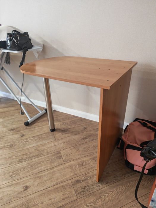 Продам стол за 9-8тыс